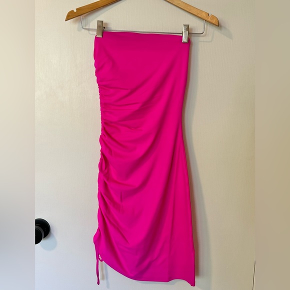 Susana Monaco - Gathered Side Tube Dress in Magenta - Picture 5 of 9